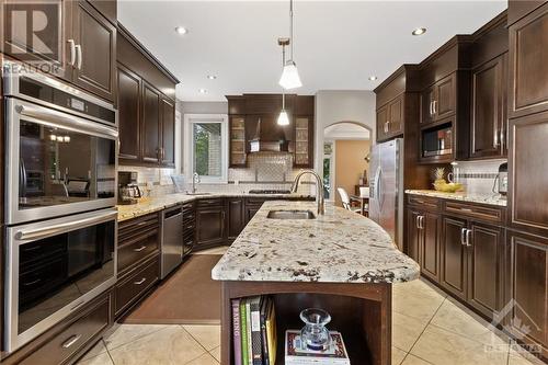 120 Rossland Avenue, Ottawa, ON - Indoor Photo Showing Kitchen With Upgraded Kitchen