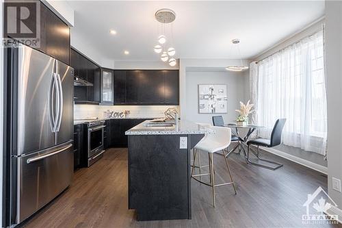 262 Kilspindie Ridge, Ottawa, ON - Indoor Photo Showing Kitchen With Upgraded Kitchen