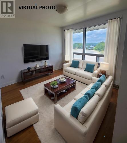 123 Hillside Dr N, Elliot Lake, ON - Indoor Photo Showing Living Room