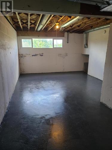 123 Hillside Dr N, Elliot Lake, ON - Indoor Photo Showing Laundry Room