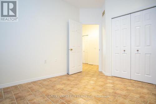 25 - 1555 Highbury Avenue N, London, ON - Indoor Photo Showing Other Room