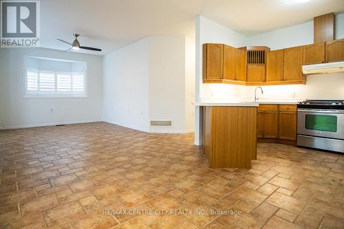 25 - 1555 Highbury Avenue N, London, ON - Indoor Photo Showing Kitchen