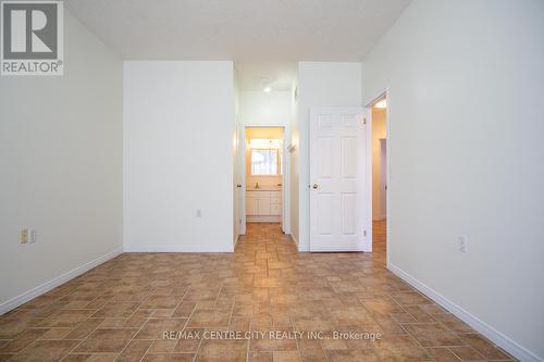 25 - 1555 Highbury Avenue N, London, ON - Indoor Photo Showing Other Room