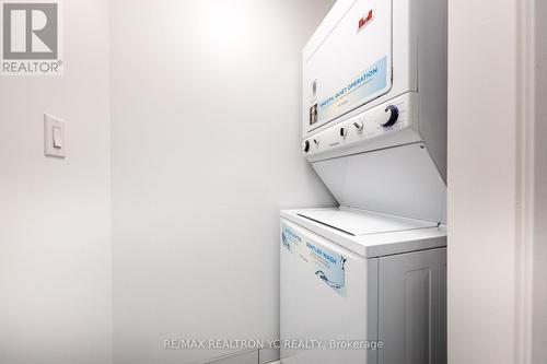 3205 - 70 Forest Manor Road, Toronto (Henry Farm), ON - Indoor Photo Showing Laundry Room