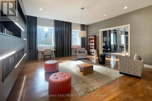 3205 - 70 Forest Manor Road, Toronto (Henry Farm), ON - Indoor Photo Showing Living Room