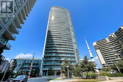 3205 - 70 Forest Manor Road, Toronto (Henry Farm), ON - Outdoor With Balcony With Facade