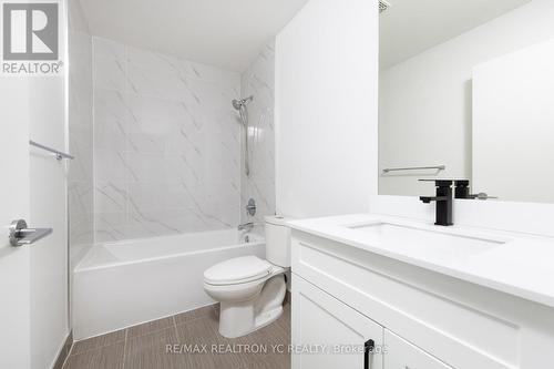 3205 - 70 Forest Manor Road, Toronto (Henry Farm), ON - Indoor Photo Showing Bathroom