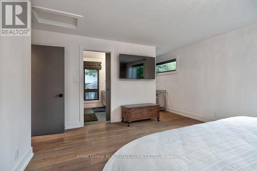 124 Lynn Court, Burlington (Lasalle), ON - Indoor Photo Showing Bedroom