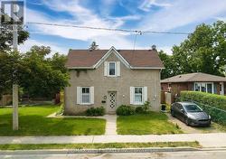 58 BROOK STREET E  Cambridge, ON N1R 4C3