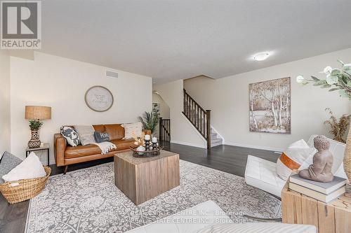 15 - 750 Lawrence Street, Cambridge, ON - Indoor Photo Showing Living Room