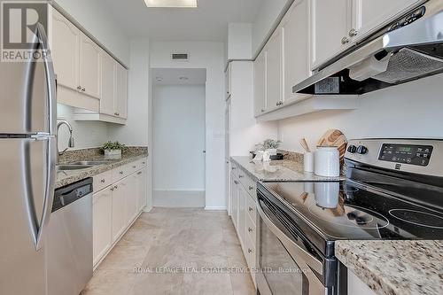 411 - 2199 Sixth Line, Oakville (River Oaks), ON - Indoor Photo Showing Kitchen With Stainless Steel Kitchen With Double Sink With Upgraded Kitchen