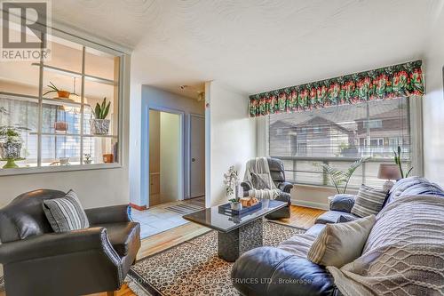 42A Linden Avenue, Toronto (Kennedy Park), ON - Indoor Photo Showing Living Room