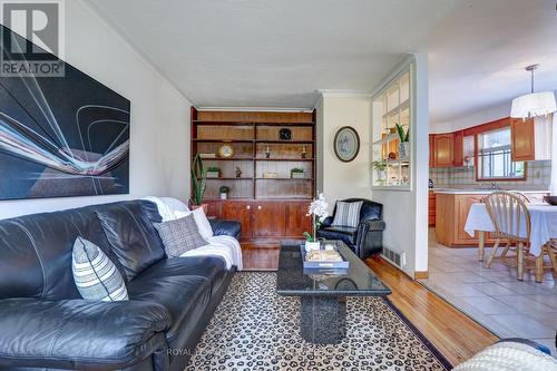 42A Linden Avenue, Toronto (Kennedy Park), ON - Indoor Photo Showing Living Room