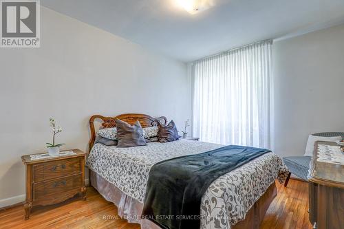 42A Linden Avenue, Toronto (Kennedy Park), ON - Indoor Photo Showing Bedroom