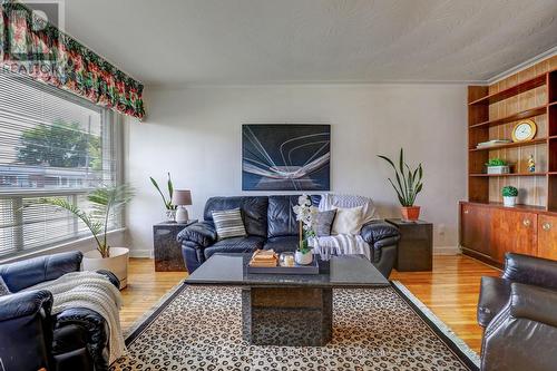 42A Linden Avenue, Toronto (Kennedy Park), ON - Indoor Photo Showing Living Room