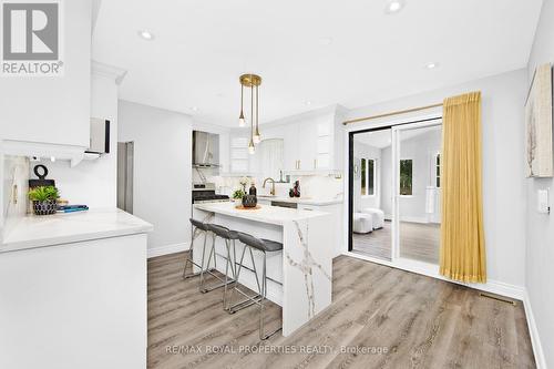 560 Bristol Road, Newmarket (Bristol-London), ON - Indoor Photo Showing Kitchen