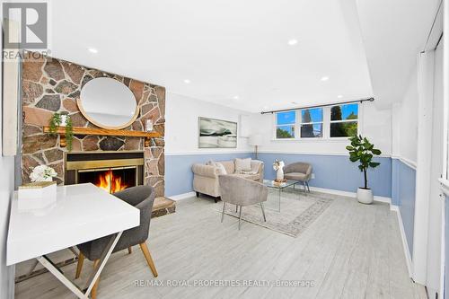 560 Bristol Road, Newmarket (Bristol-London), ON - Indoor With Fireplace