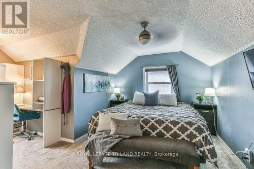 115 Loggers Grove, London, ON - Indoor Photo Showing Bedroom