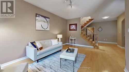 33 Irish Rose Drive, Markham (Berczy), ON - Indoor Photo Showing Living Room