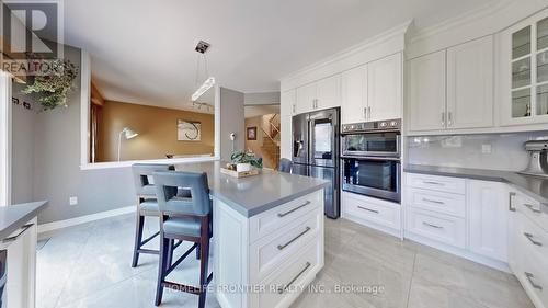 33 Irish Rose Drive, Markham (Berczy), ON - Indoor Photo Showing Kitchen