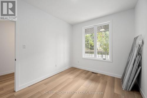 28 Carlton Avenue, London, ON - Indoor Photo Showing Other Room