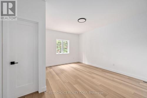 28 Carlton Avenue, London, ON - Indoor Photo Showing Other Room