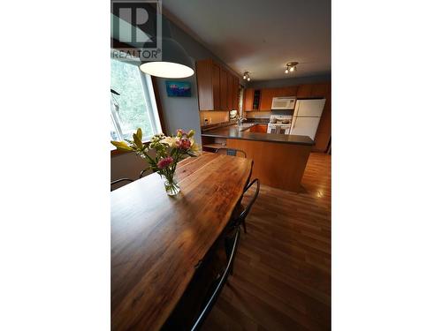 2102 Perrier Road, Nelson, BC - Indoor Photo Showing Dining Room