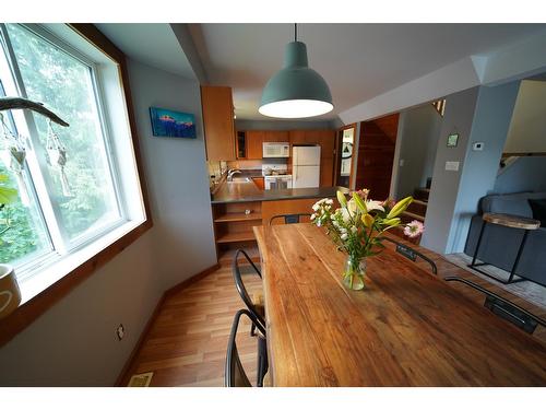 2102 Perrier Road, Nelson, BC - Indoor