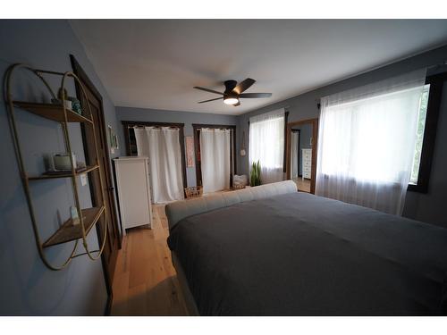 2102 Perrier Road, Nelson, BC - Indoor Photo Showing Bedroom