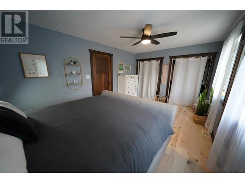 2102 Perrier Road, Nelson, BC - Indoor Photo Showing Bedroom