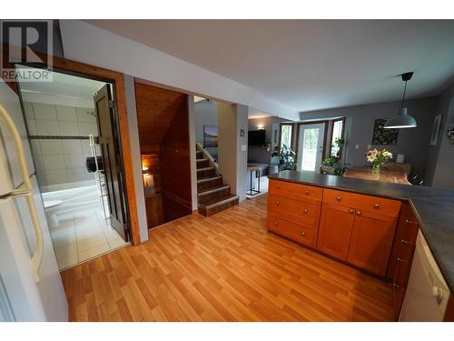 2102 Perrier Road, Nelson, BC - Indoor