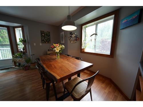 2102 Perrier Road, Nelson, BC - Indoor Photo Showing Dining Room