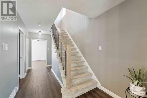 Front foyer - 2123 Grafton Crescent, Ottawa, ON - Indoor Photo Showing Other Room