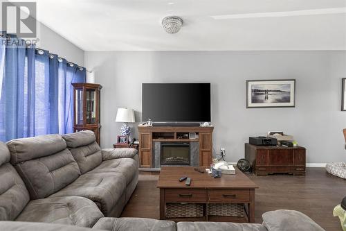 31 Pardee Ave, Sault Ste. Marie, ON - Indoor Photo Showing Living Room With Fireplace