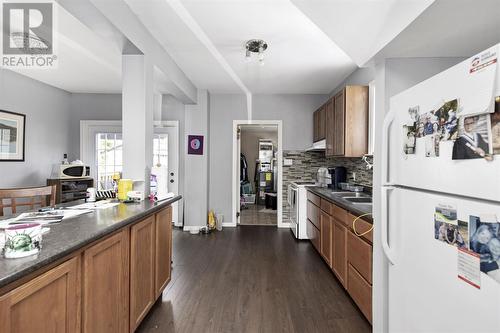 31 Pardee Ave, Sault Ste. Marie, ON - Indoor Photo Showing Kitchen With Double Sink