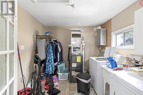 31 Pardee Ave, Sault Ste. Marie, ON - Indoor Photo Showing Laundry Room