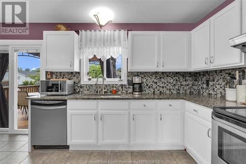 2113 Curry Avenue, Windsor, ON - Indoor Photo Showing Kitchen With Double Sink