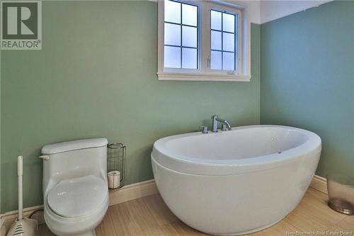 394 Ouellet, Shediac, NB - Indoor Photo Showing Bathroom