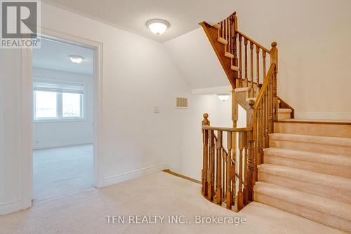 123 Kane Crescent, Aurora, ON - Indoor Photo Showing Other Room