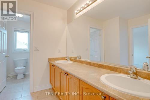 123 Kane Crescent, Aurora, ON - Indoor Photo Showing Bathroom