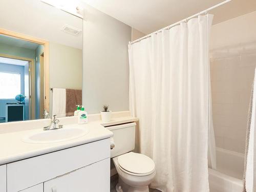 201A-698 Aspen Rd, Comox, BC - Indoor Photo Showing Bathroom