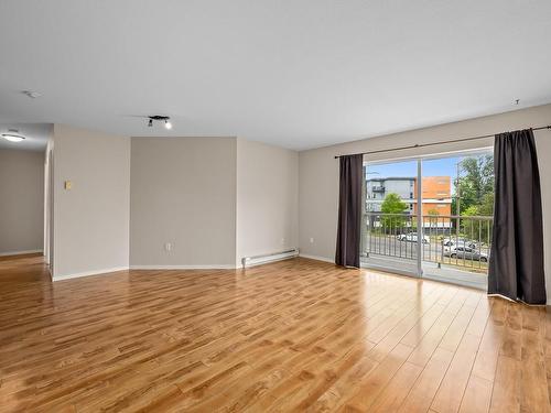 104-840 Braidwood Rd, Courtenay, BC - Indoor