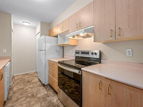 104-840 Braidwood Rd, Courtenay, BC - Indoor Photo Showing Kitchen