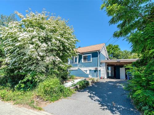 2458 Rosstown Rd, Nanaimo, BC 