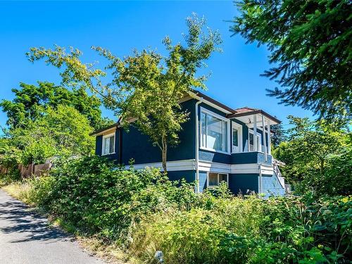 2458 Rosstown Rd, Nanaimo, BC 