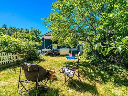 2458 Rosstown Rd, Nanaimo, BC 