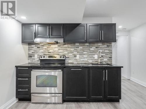 62 Landwood Avenue, Vaughan (Patterson), ON - Indoor Photo Showing Kitchen With Upgraded Kitchen