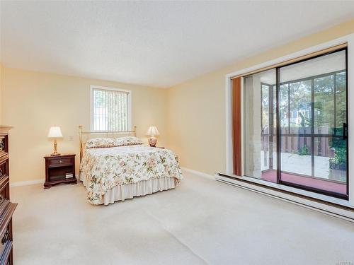 202-1204 Fairfield Rd, Victoria, BC - Indoor Photo Showing Bedroom