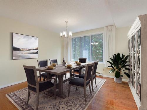 202-1204 Fairfield Rd, Victoria, BC - Indoor Photo Showing Dining Room