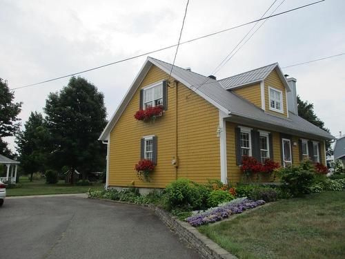 FaÃ§ade - 196 Ch. Des Pionniers E., L'Islet, QC 